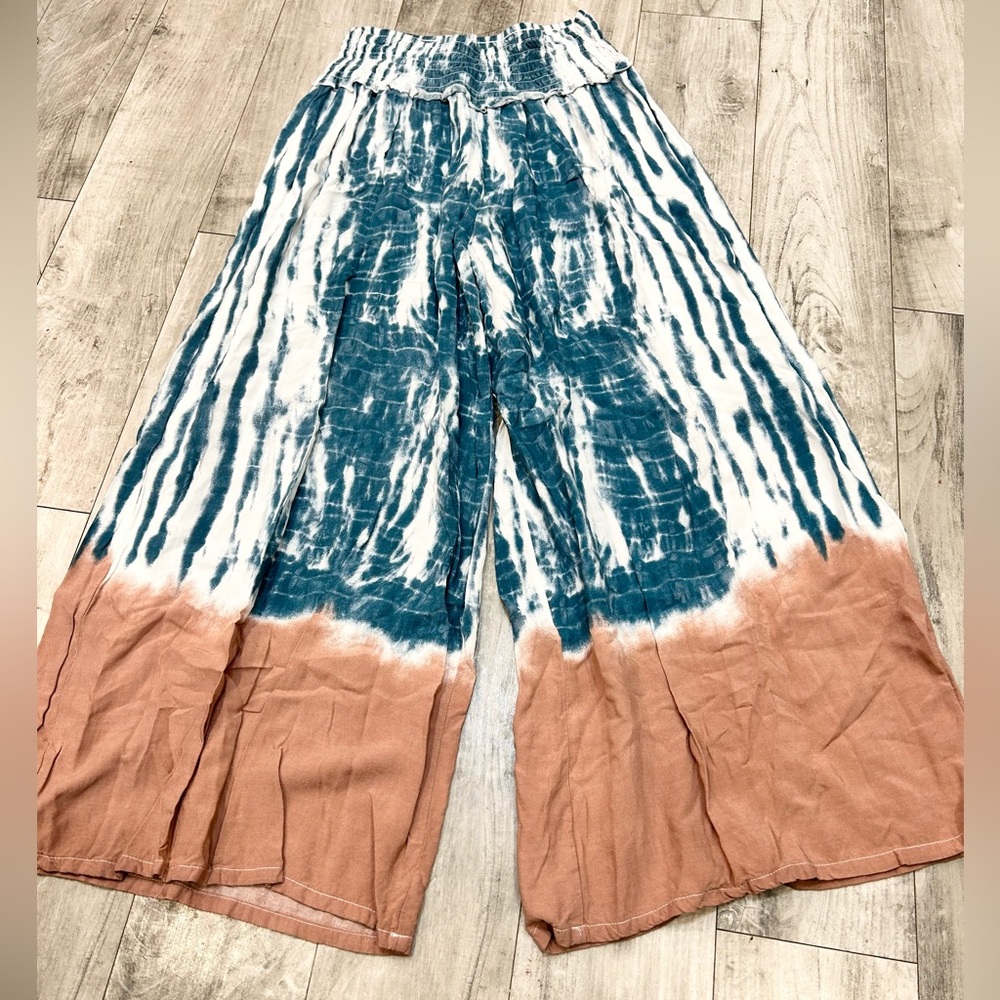 Ocean Drive Tie dye flowy bell bottom pants size small